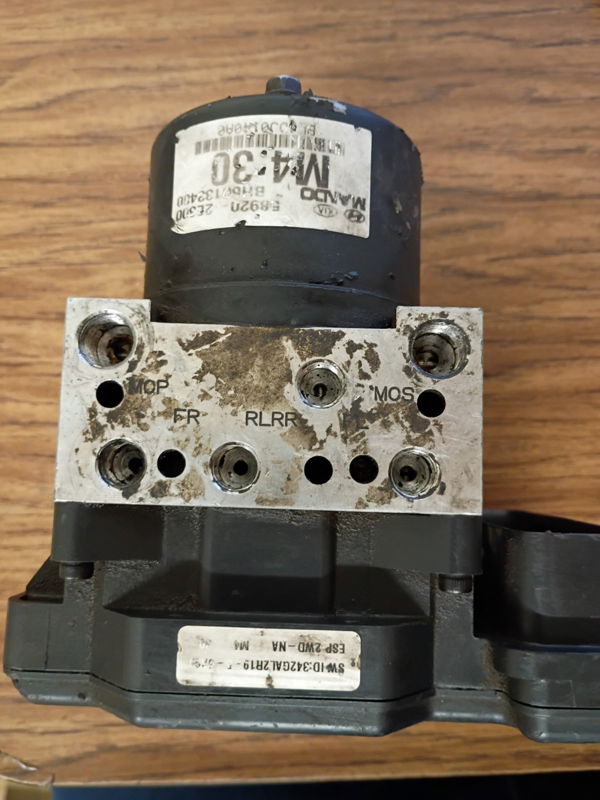 2005-2007 05 07  KIA SPORTAGE HYUNDAI TUCSON ABS BRAKE PUMP MODULE 58920-2E300
