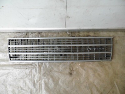 Chrysler Voyager Plymouth ES Grill 04576763 Frontgrill 04451677 1991-95