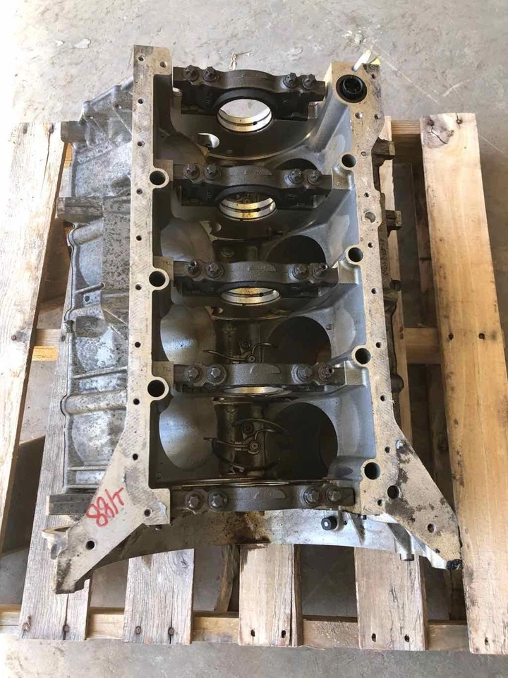 Mercedes Benz CLS500 2006 conjunto de bloque de culata de motor sedán de 5,0 L tracción trasera OEM Foto 2 de 4