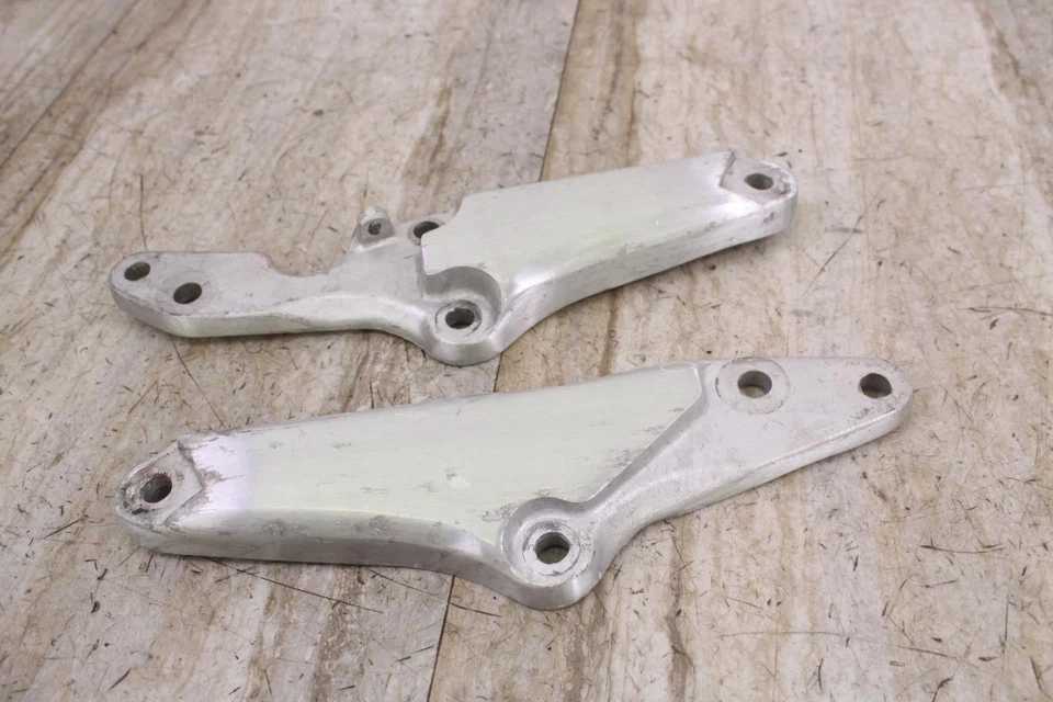 Suzuki GS850 1982 soporte de montaje de silenciador izquierdo y derecho - par Foto 3 de 4