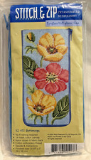 Alice Peterson Stitch Zip Eyeglass/Cell Phone Case Needlepoint Kit BUTTERCUPS