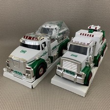 HESS 2013 Truck and Tractor & 2019 Tow Truck Rescue Team Lights/Sound NEW