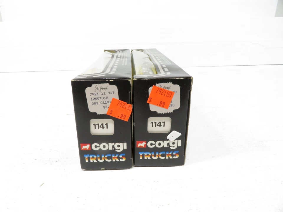 Corgi Trucks 1141 Lot of 2  Shell Tanker Semi Truck LN 10023 - Image 3 of 4