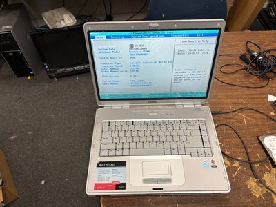Compaq Presario V5000 15.4'' Intel Celeron M 1.46GHz 512MB RAM No HDD No OS
