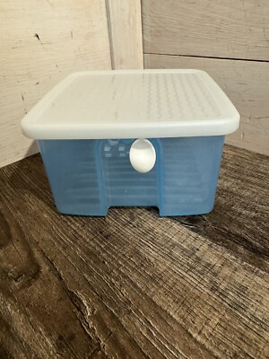 Vintage Tupperware Blue Vented Fridge Smart Container #3993A-1 & Seal #3994-2