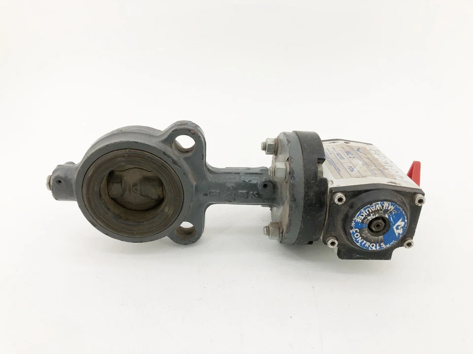 Actuador neumático Milwaukee Controls MC 2 con válvula de mariposa CW223 Foto 4 de 4