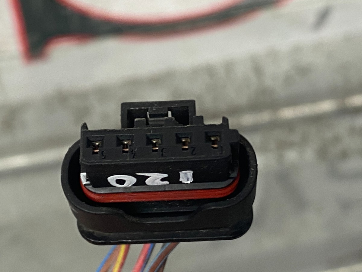 GENUINE MERCEDES BENZ ENGINE WIRING LOOM HARNESS PLUG