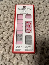 Dashing Diva -Gloss Ultra Shine Gel Palette - 32 Nail Strips - First Blush