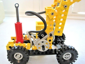 Lego Technic 8040 Universal Building Set - 100% Complete w/Manuals - No Box
