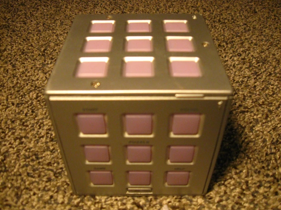 Vintage Light Out Cube Tiger Electronic 1997 Puzzle Handheld Game Tested Working - Image 2 of 4