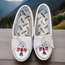 Minnetonka Thunderbird Beaded White Leather Driving Moccasins Women's 7