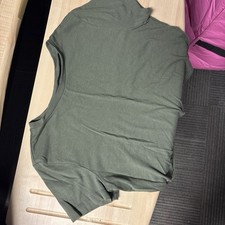 Women Green Solid Crew Neck Short Sleeve Basic T-Shirt Regular Fit
