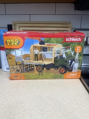 Unused Schleich Jeep set Wild Life