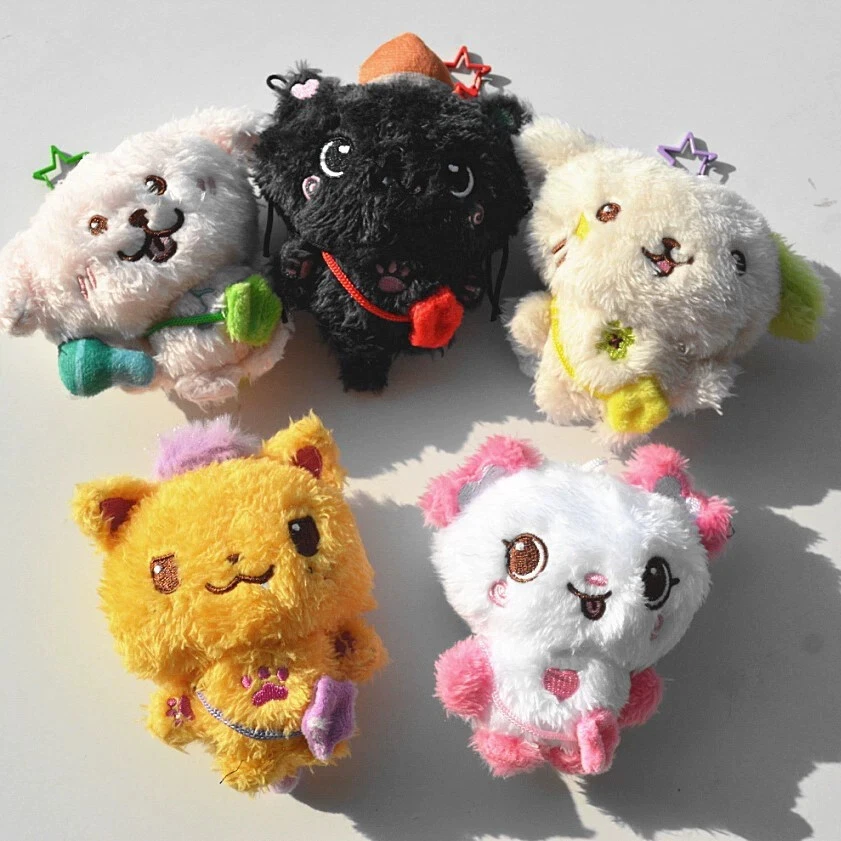 ZEE PRUK DOLL KEYCHAIN 2個セット ZEE PRUK DOLL KEYCHAIN - メルカリ
