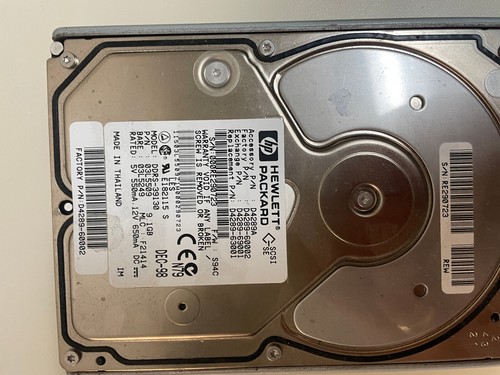 Hewlett Package Ultri Scsi 9.1GB HDD vintage D4289A DDRS-39130 03L5509 w caddy - Zdjęcie 4 z 9