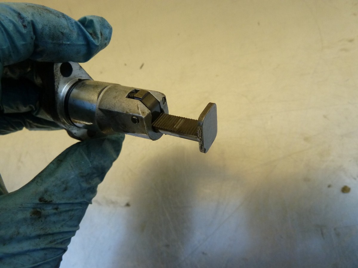 Cam chain tensioner Engine 