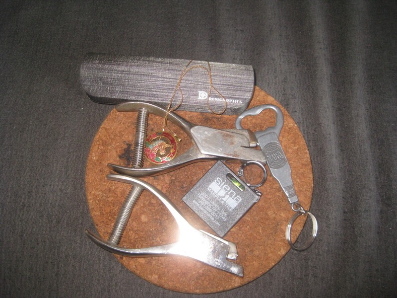 2 vintage holes puncher and staf