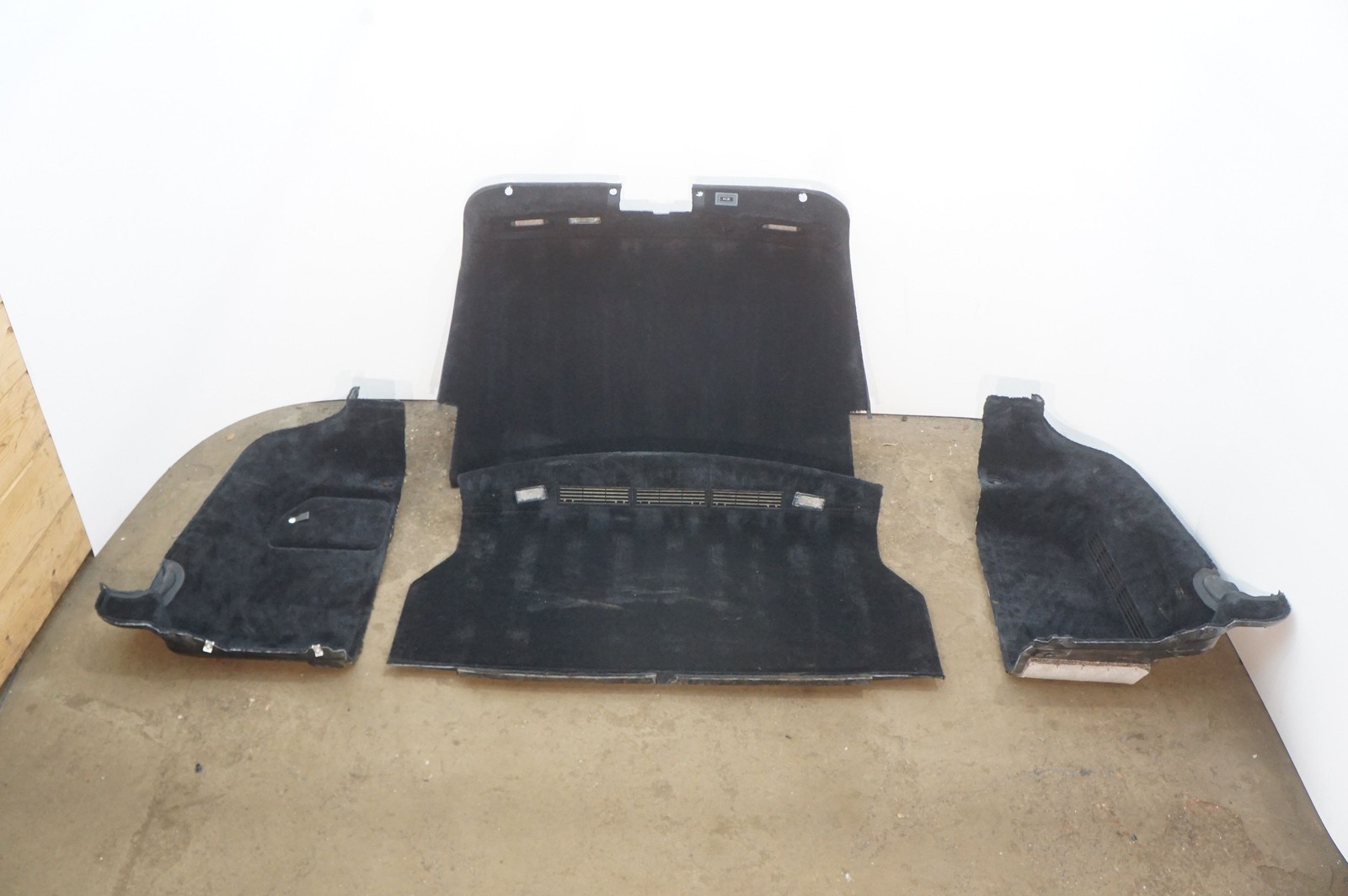 Set Rear Trunk Deck Interior Carpet Trim Panel Black Rolls Royce Phantom Vii 06