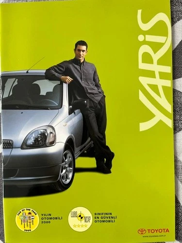 2001 Toyota Yaris Catalog / Brochure -