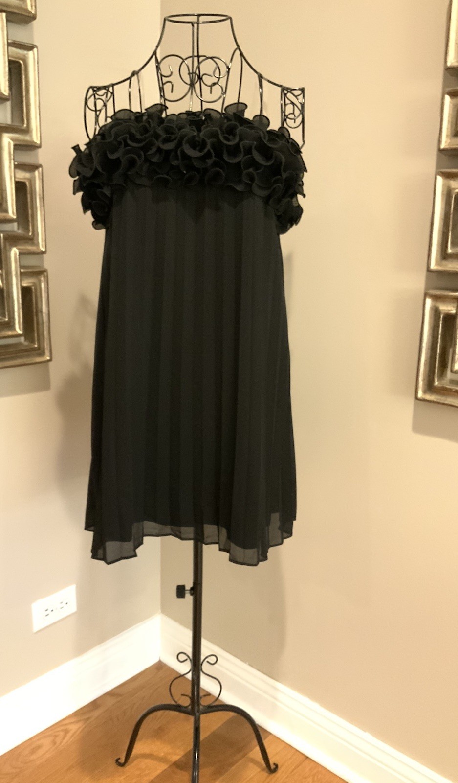 LULUS Black Strapless Ruffled Shift Mini Dress Sz… - image 4