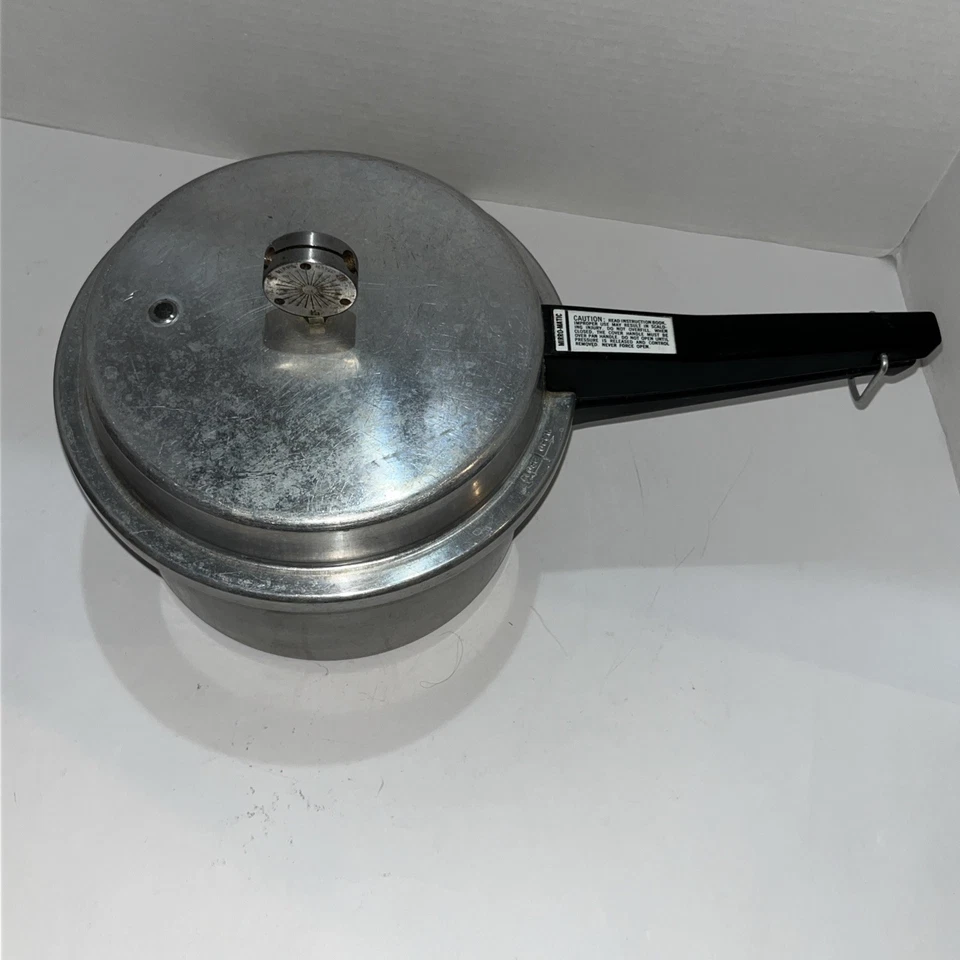 Olla a presión vintage Mirro 4 qt Mirro Matic M-0294 4Qt con Jiggler Foto 2 de 4