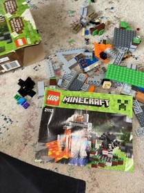 LEGO Minecraft: The Cave (21113)