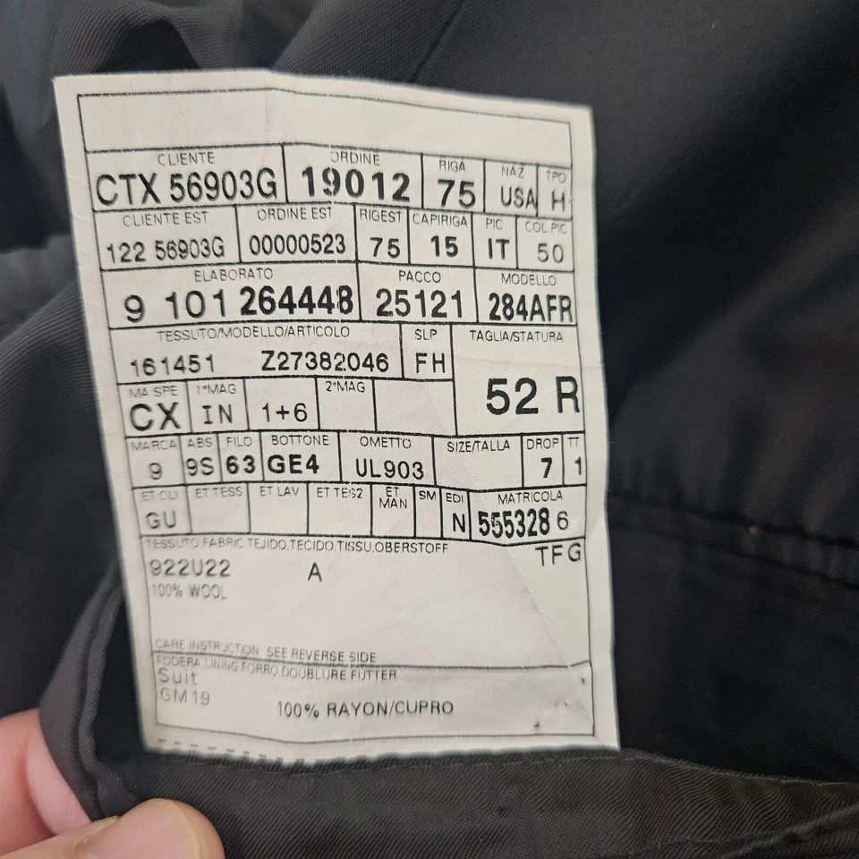 Gucci Men's 100% Wool Two buttons blazer Gray White Stripes Set Size 52R - Image 4 of 4