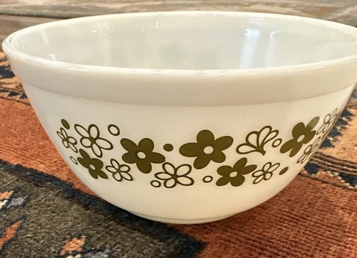 Vintage Pyrex Crazy Daisy Spring Blossom Green Mixing Bowl 402 1 1/2 Qt.