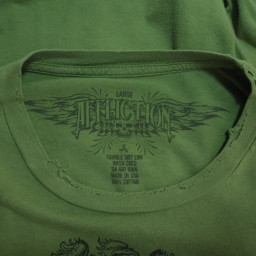Affliction Herren L USA hergestellt Distressed archaische Krone Graffiti Kreuz Gothic Shirt - Bild 11 von 12