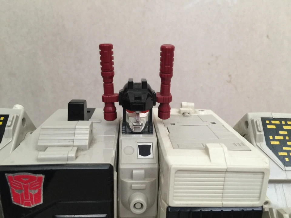 Transformers G1 1985 METROPLEX figure rubber wheels hasbro takara JAPAN - Image 3 of 4