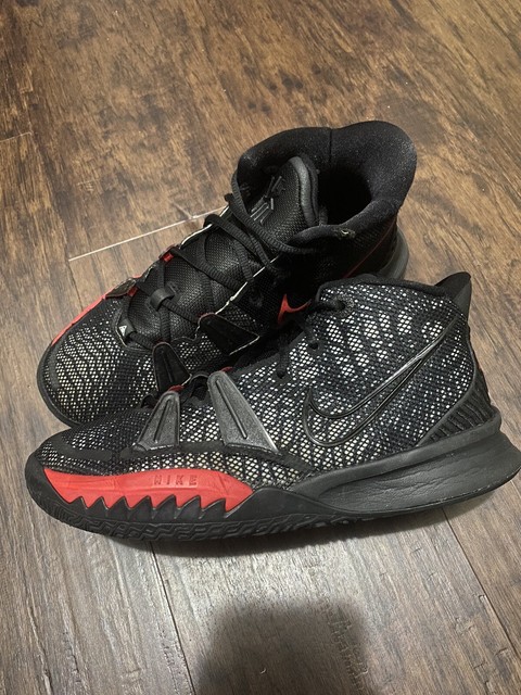 kyrie 7 bred
