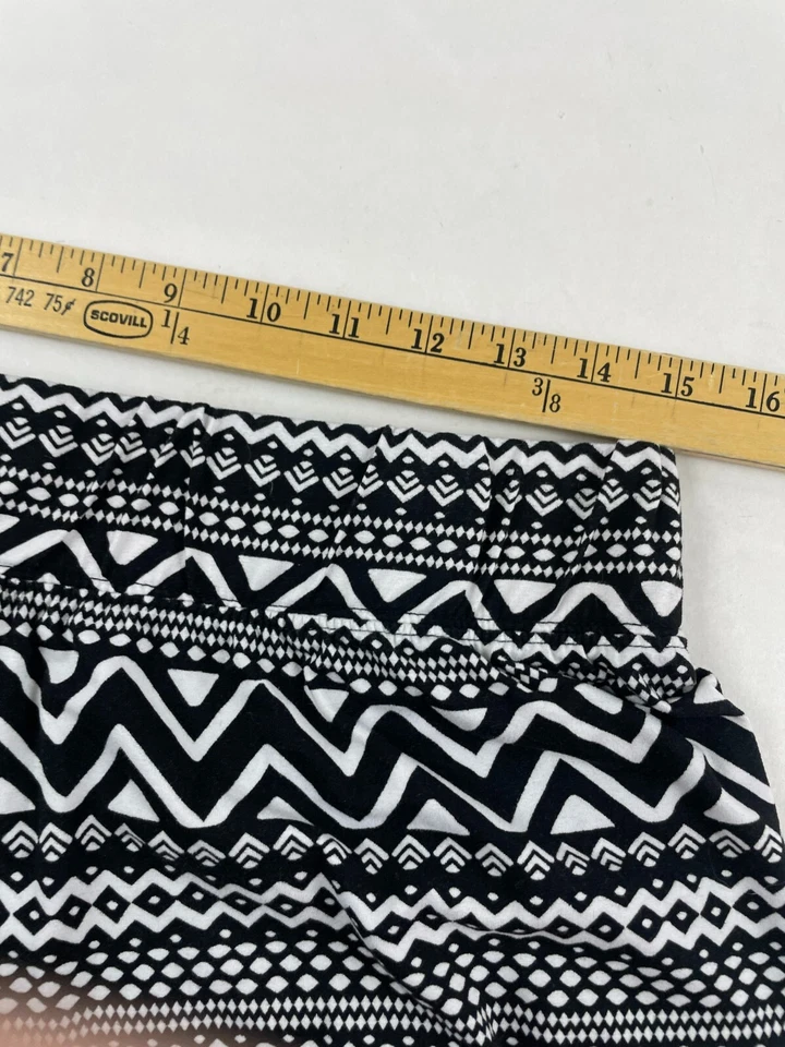 Shorts Bobbie Brooks Feminino Tamanho Grande Preto Branco Listrado Asteca Roupa de Dormir - Imagem 4 de 4