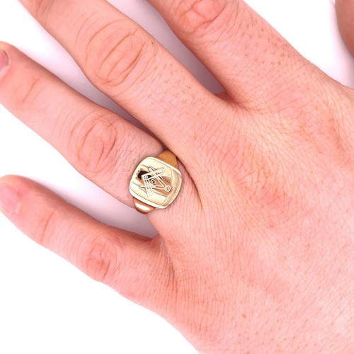 9ct Gold Square and Compass Masonic Signet Ring Hallmarked Solid Gold - Picture 4 of 5