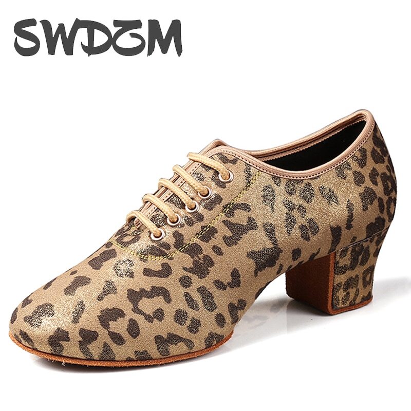 Zapatos de baile latinos estampados de leopardo para mujeres salón de baile tacón medio zapatos de práctica de jazz