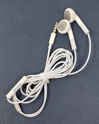 Authentic OEM Apple Ipod & Iphone Original Wired Earbuds - Volume Control & Mic
