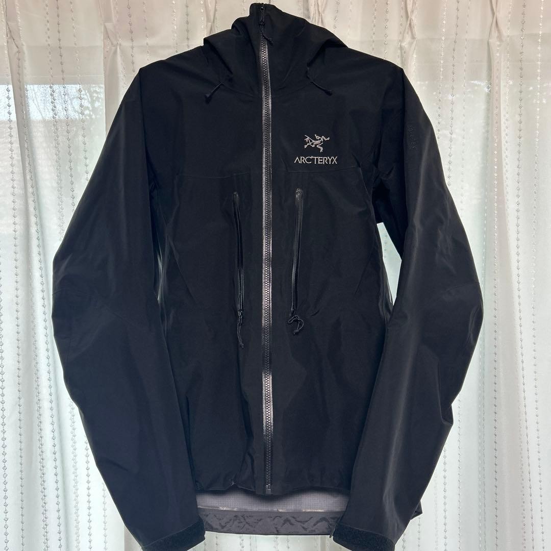 ARC'TERYX ALPHA SV JACKET Made in Canada