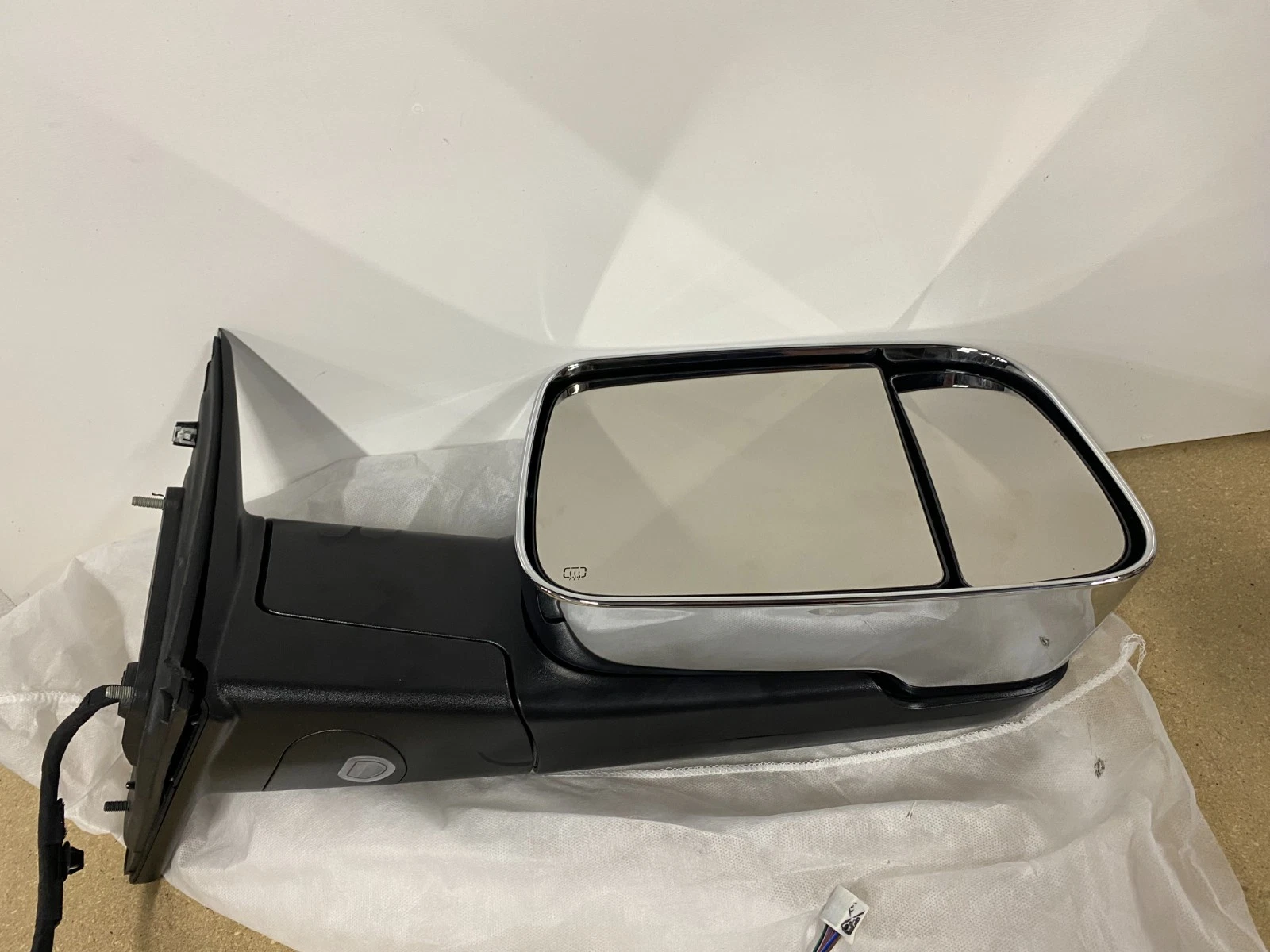 2013-2018 Ram 1500 2500 Right Passenger Side Signal Towing Door Mirror OEM
