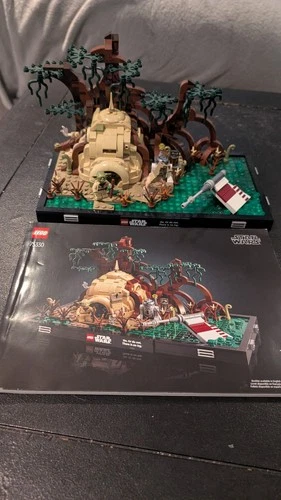 LEGO Star Wars: Dagobah Jedi Training Diorama (75330)