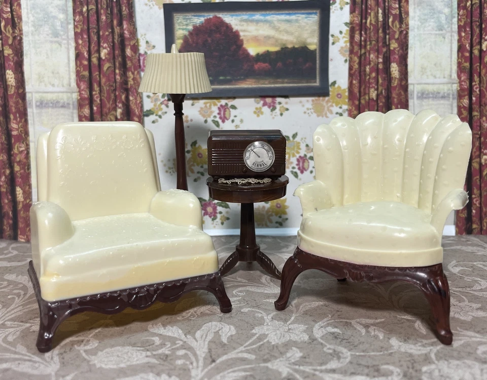 Renwal LADIES & CLUB CHAIRS W/ TABLE Vintage Dollhouse Furniture Plastic 1:16 - Image 2 of 4