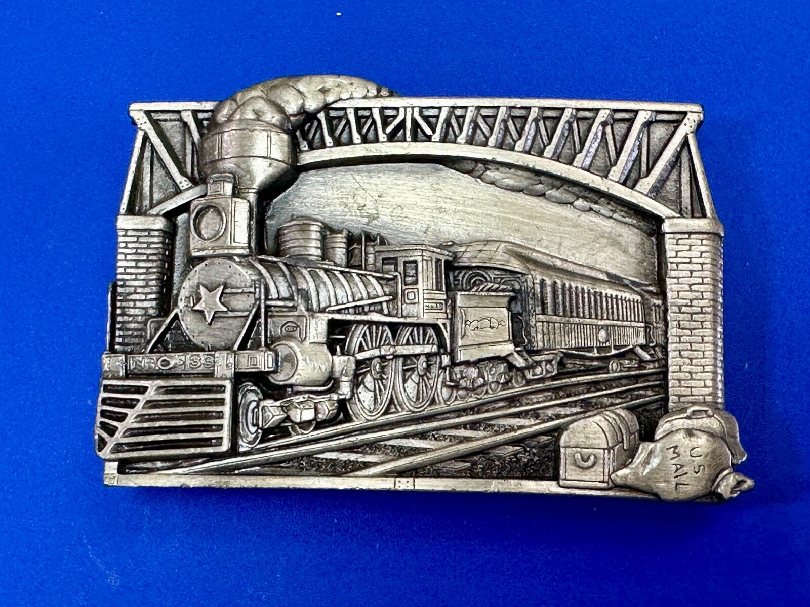 RR Train Steam Engine Under Bridge Collectors 70'… - image 4