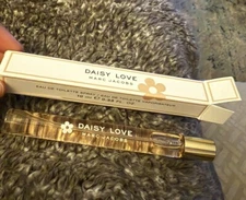 Marc Jacobs Daisy Love Eau De Toilette Fragrance Travel Spray .33 oz 10 ML NIB!
