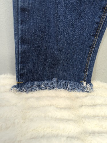 Chelsea & Violet Girls Size Large Distressed Cropped Blue Jeans K1 - Picture 3 of 7