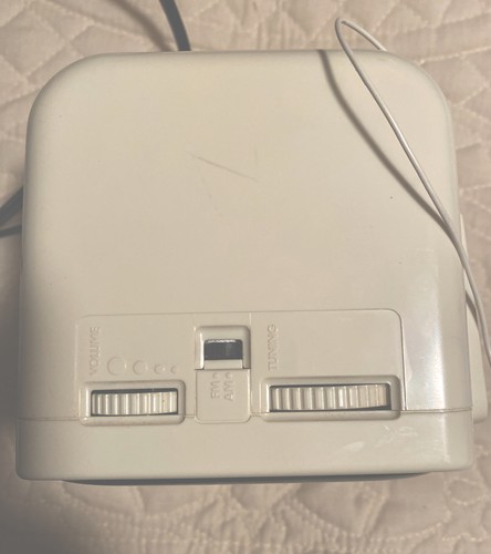 Sony ICF-C120 Dream Machine Alarm Clock AM/FM Radio - Tested 2.A4 - Picture 4 of 6