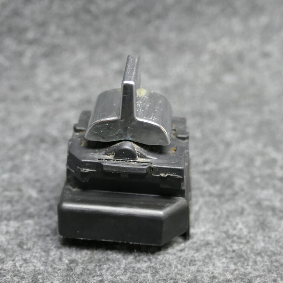 Interruptor de control de ventana eléctrica delantera derecha Buick LeSabre Park Avenue 1992-99 OEM M400 Foto 2 de 4