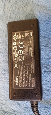 Original Fujitsu Netzteil FSP036-RAC P/N: 90.CF857.0010  12V 3,0A