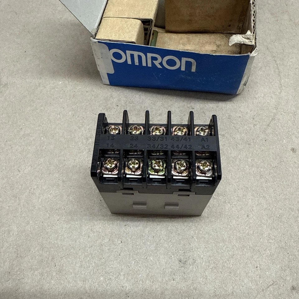 New OEM Omron G7J-4A-B Power Relay Bracket 24VDC General Purpose Relay - Image 4 of 4