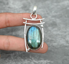 Natural Labradorite Gemstone Pendant 925 Sterling Silver Handmade Jewelry