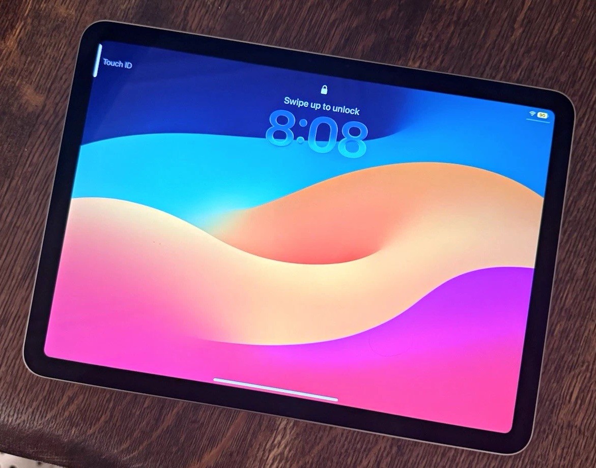 Apple iPad Air Series (M2) 11" Wi-Fi 128MB Silver Tablet w/ Touch ID