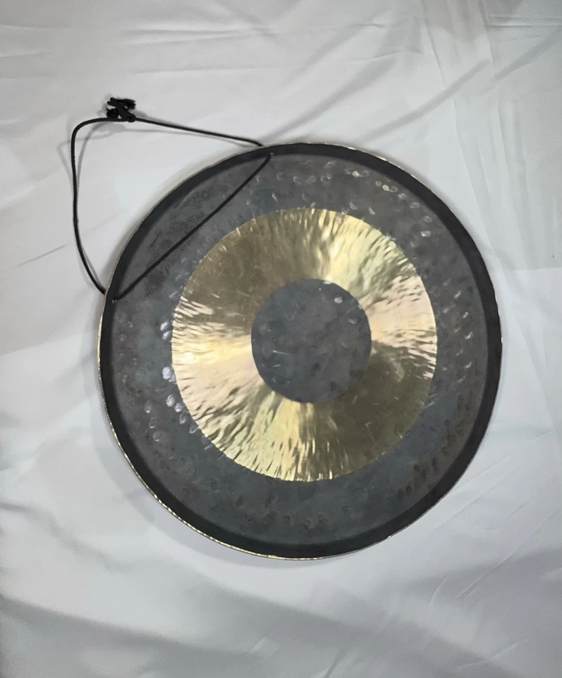 18” Hand Hammered Chinese Chao Chau Gong Bronze Bullseye Tam Tam Gong with Rope - Image 4 of 4