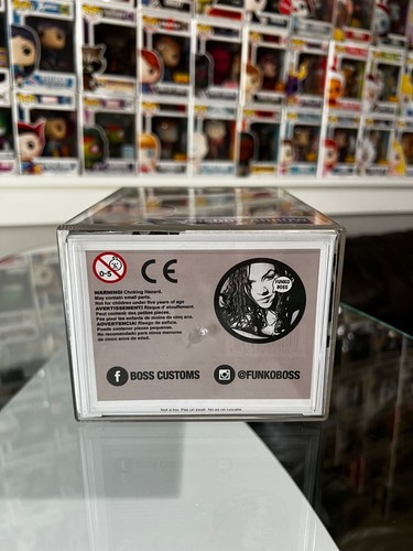 Signed/autographed Stephen Amell Boss Customs Freddy Funko Green Arrow Funko POP - Picture 6 of 6